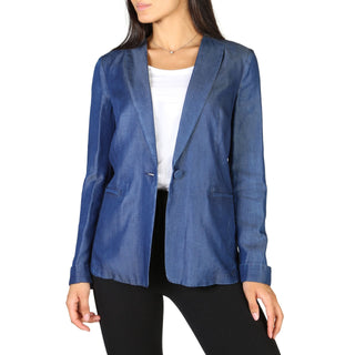 Blue single-button blazer.