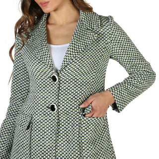 Houndstooth patterned women’s coat.