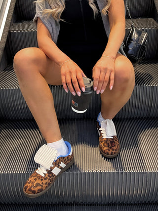 Lace-Up Flip Tongue Round Toe Trainers