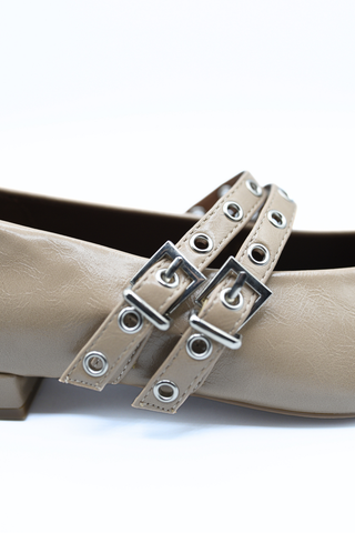 Low Heel Double Buckle Eyelet Strap Pointed Flat Shoes