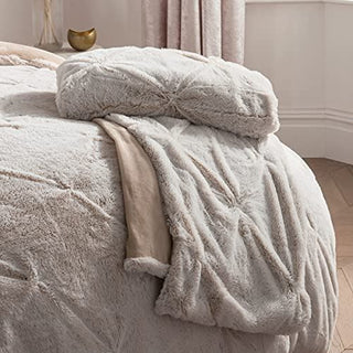 ROUCHED FAUX FUR THROW NATURAL 150X200